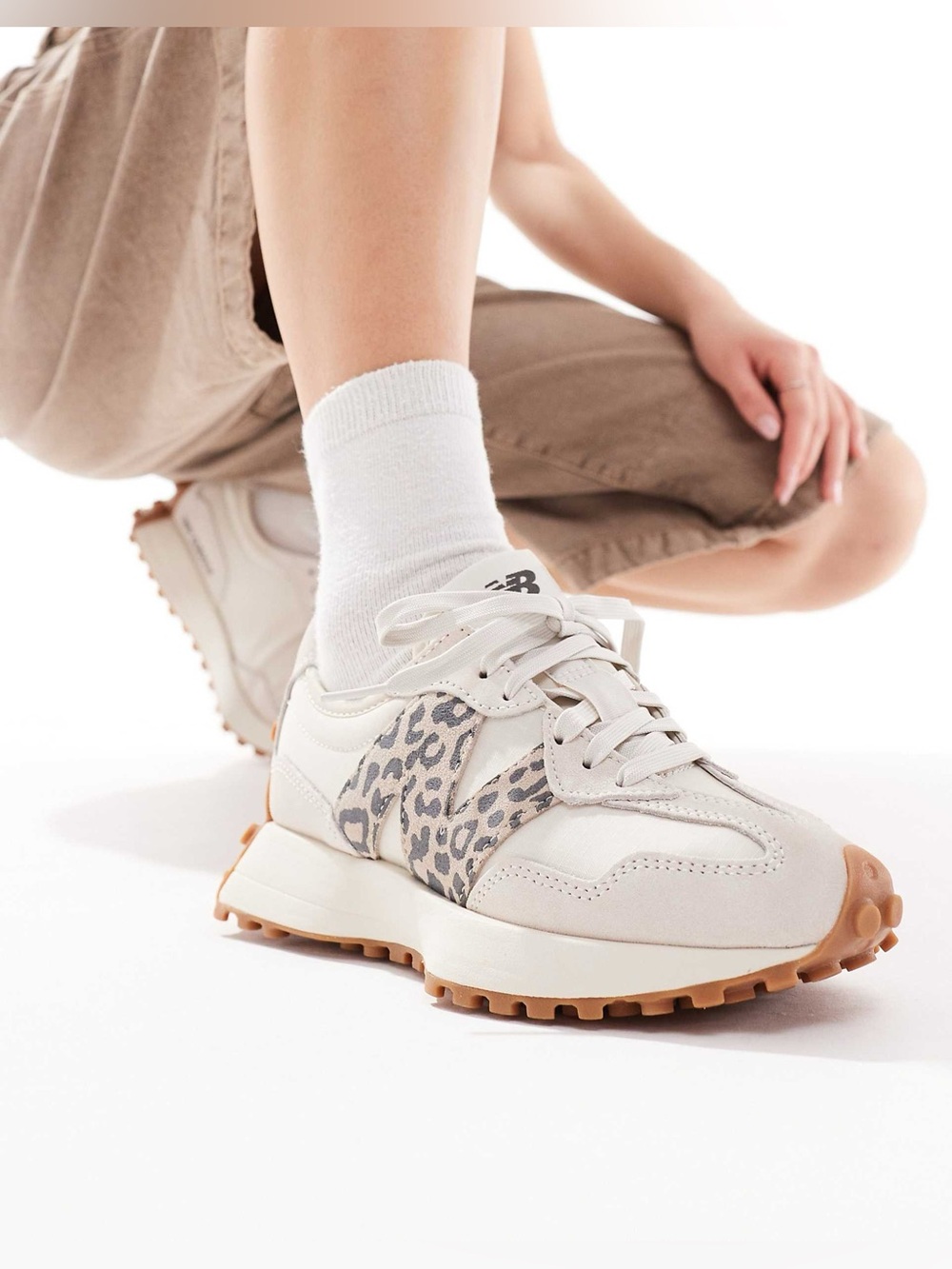 New Balance 327 Animal Trainers in Off White and Lleopard Size 8.5 - Picture 2 of 9